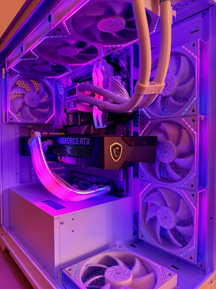 โ๏ธ FrostForge โ Ryzen 7 9800X3D | RTX 5070 Ti | 32gb DDR5| Windows 11 Pro