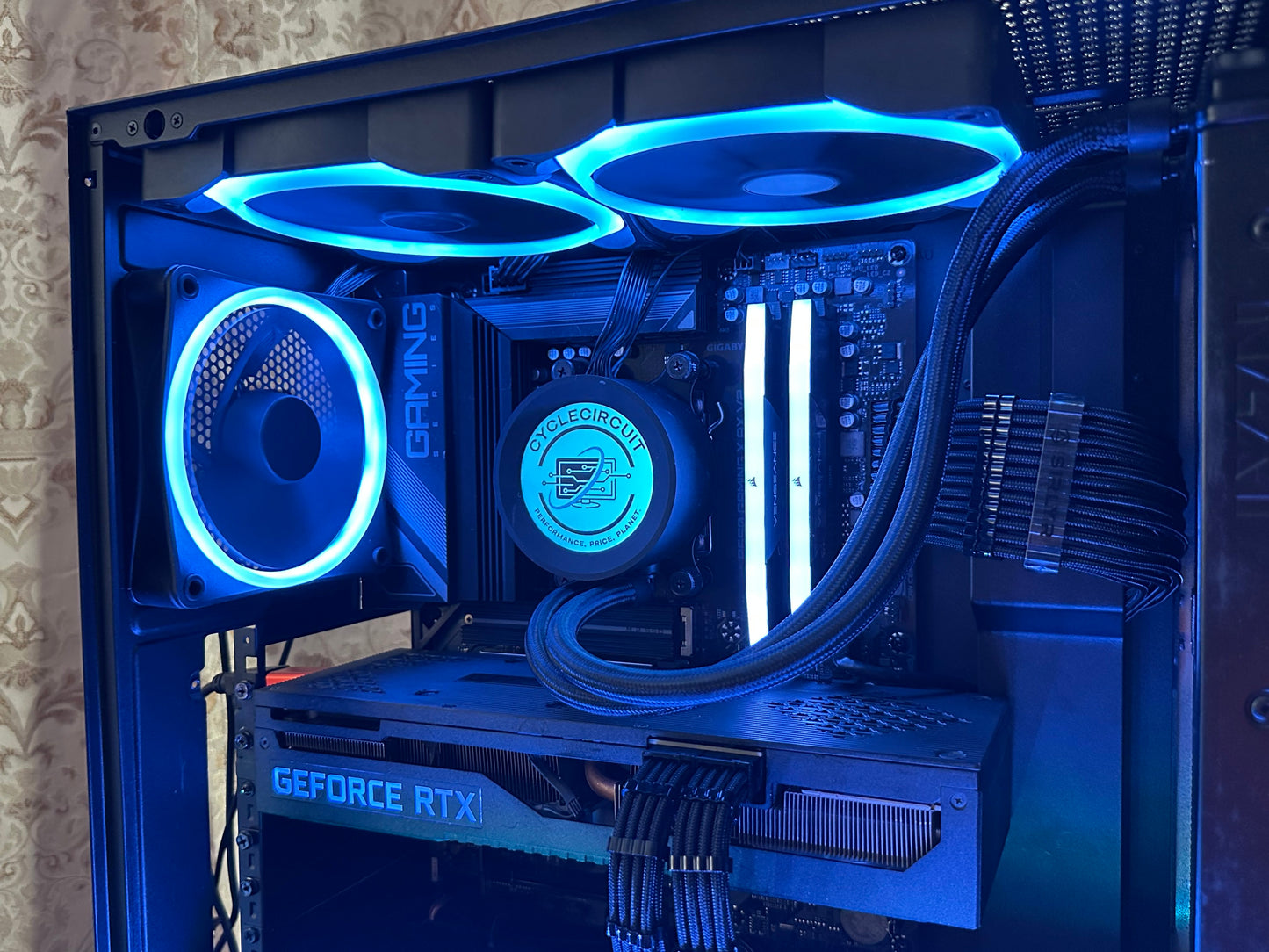 H5 Elite– RTX 3080 | Ryzen 7 7700 | 32GB DDR5 | Ultra Clean Gaming PC
