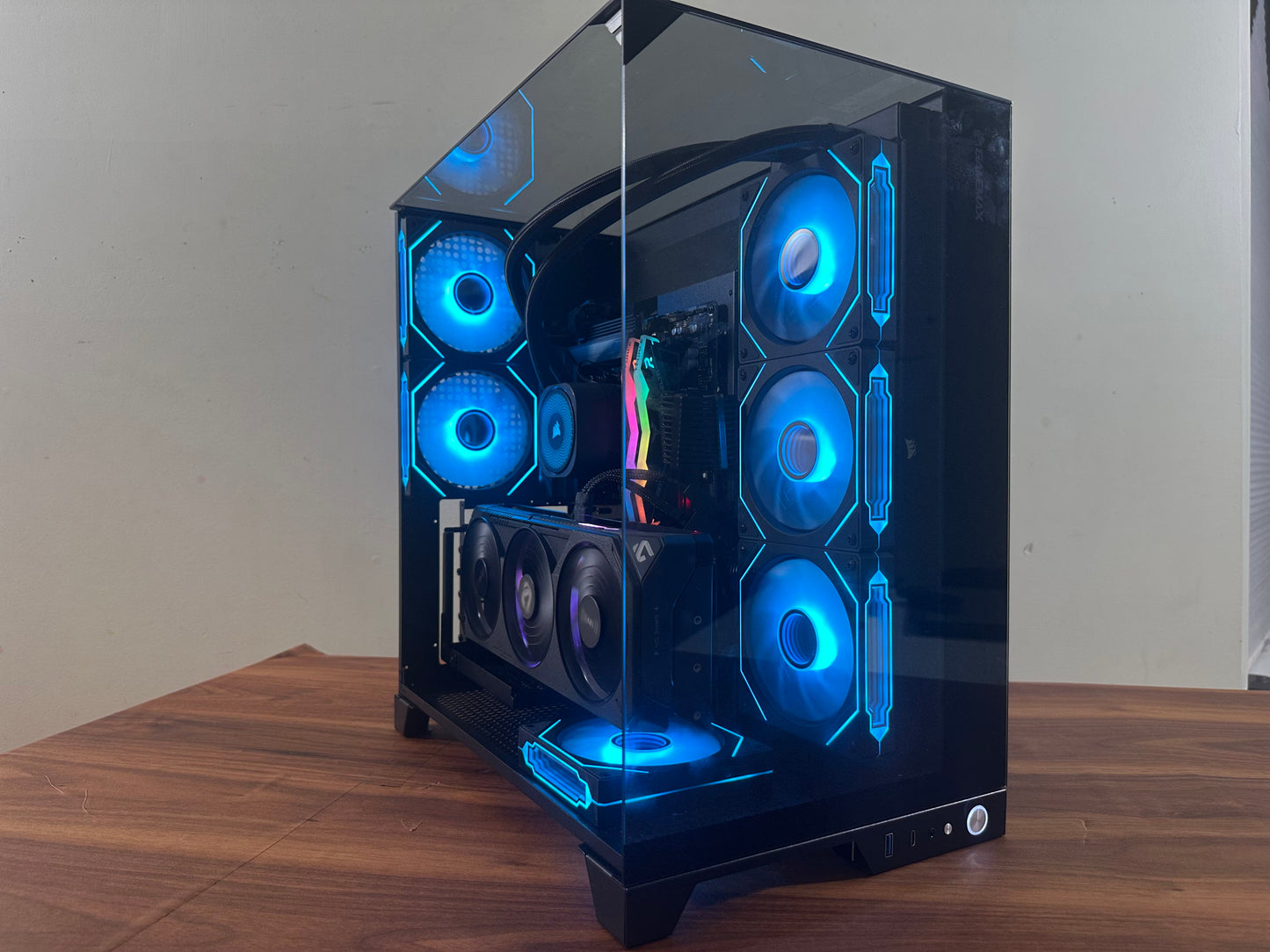 ๐ฅ"The Obsidian Core" RTX 5070 | Ryzen 7800X3D | 32GB DDR5 | 2TB | Showcase RGB Build