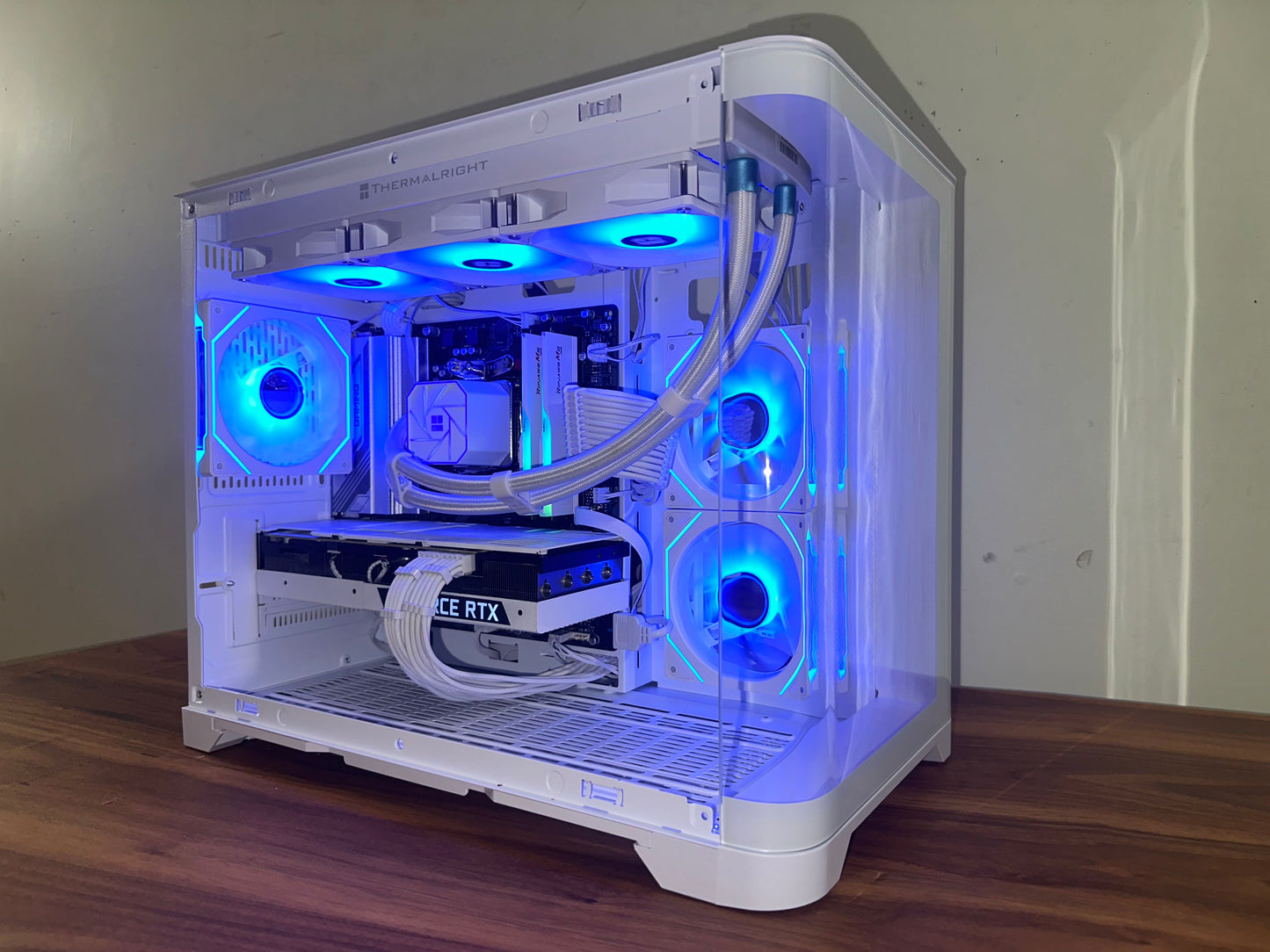 Arctic Storm ๐๏ธ | RTX 3080 | Ryzen 9 7900X | 32GB DDR5 | 360mm AIO