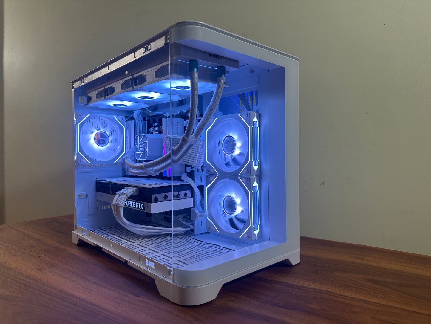 Arctic Storm ๐๏ธ | RTX 3080 | Ryzen 9 7900X | 32GB DDR5 | 360mm AIO