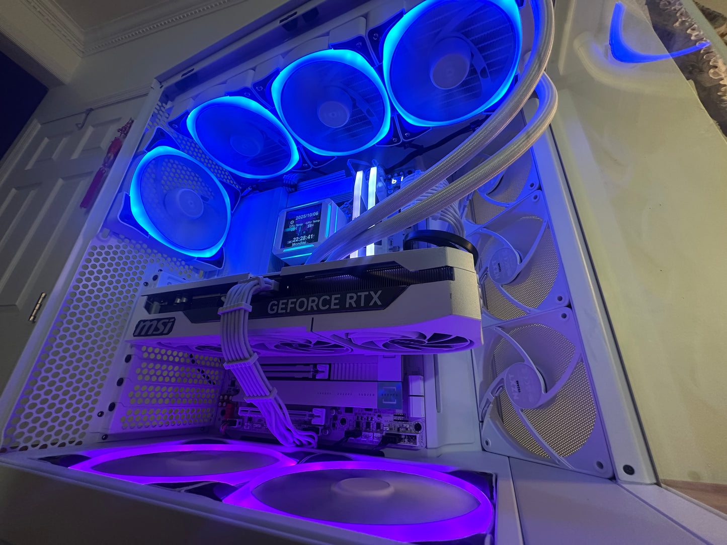 ❄️GlacierCore| RTX 5070 Ti | Intel Ultra 7 | 32GB DDR5 6000MHz | 2TB SSD | NZXT H6 Elite LCD Display