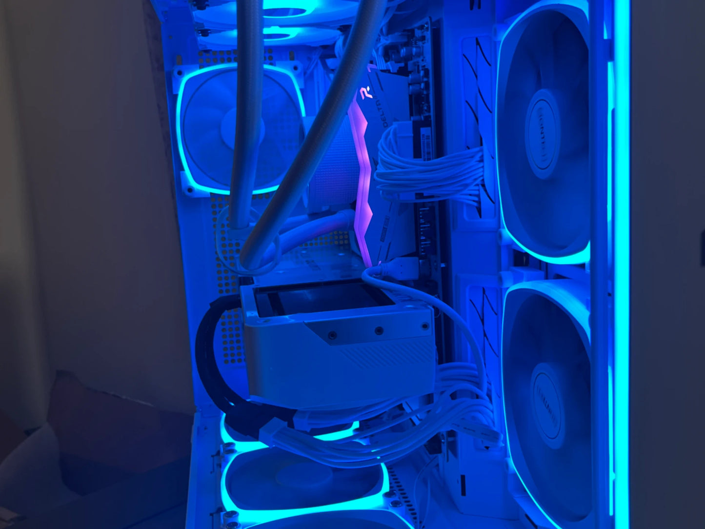 ❄️ Frost 95 Pro | 7800X3D | RTX 4070 Super Aero| 32GB DDR5 6000MHz | 2TB Gen 4 SSD| Aorus X670