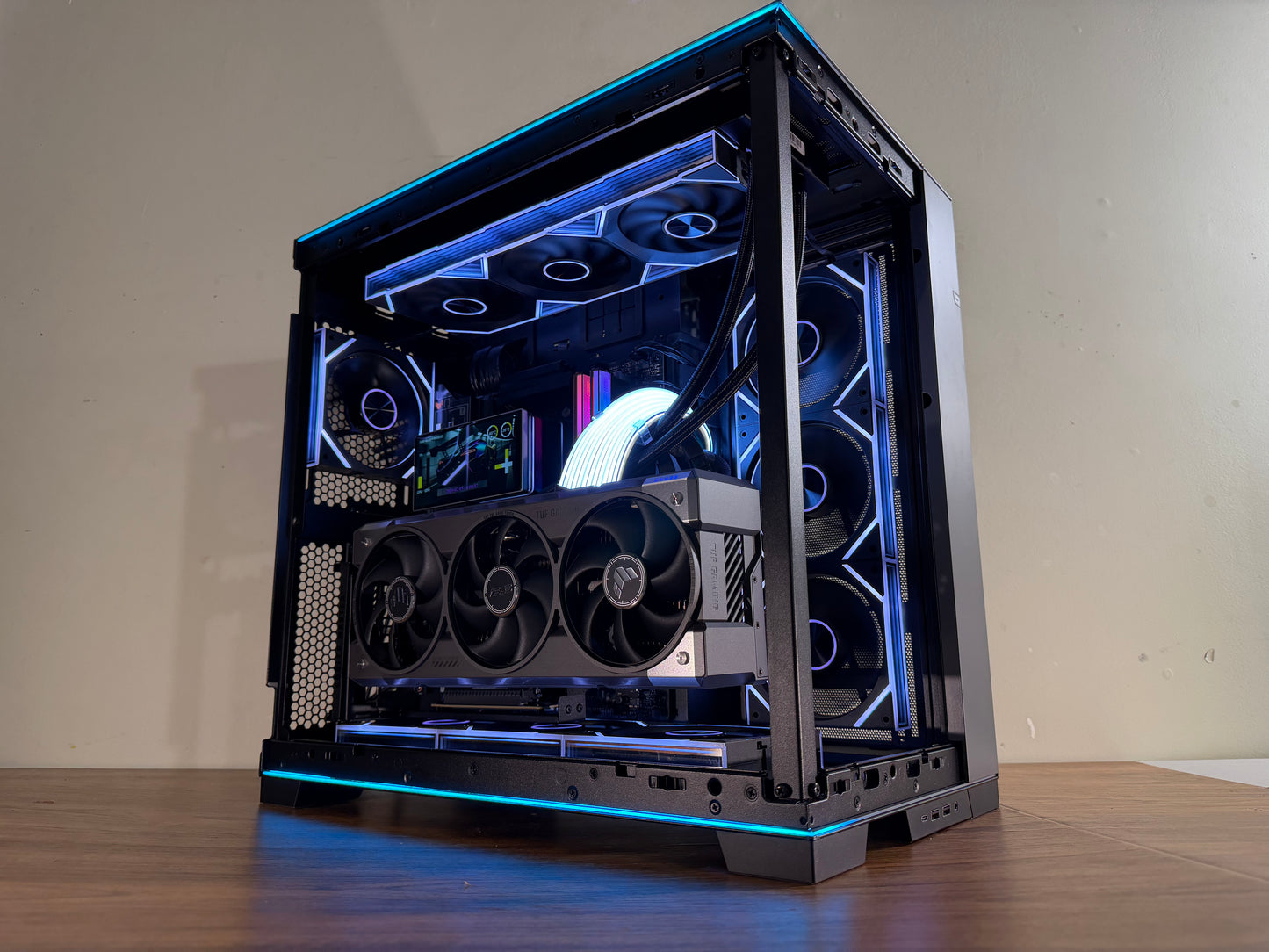 👑 APEX MIRRORSTORM SHOWCASE— 9950X3D | RTX 5080 | 32GB 8000mhz| 2tb 990 pro| 1000w PSU |